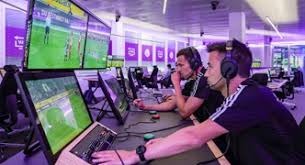 多领域大佬揭秘：《和平精英》PEL五年成长的幕后故事